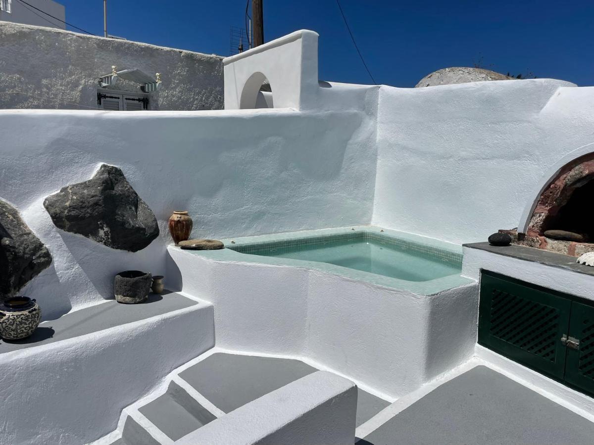 Villa Viletta Verte Fira (Santorini)